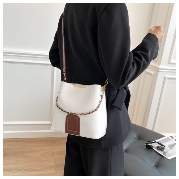 Bucket bag retro versatile one-shoulder messenger